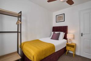 Cornish Haven - Spacious 4BR with WiFi & Parking