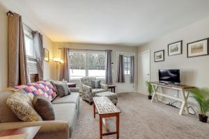 2 Mi to CMU! Quaint Bungalow with Fenced Backyard