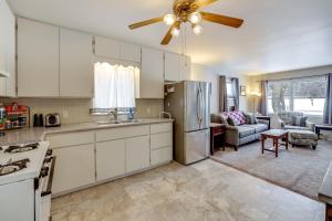 2 Mi to CMU! Quaint Bungalow with Fenced Backyard