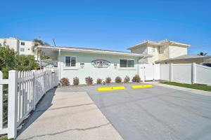 Sun and Sea Drive North