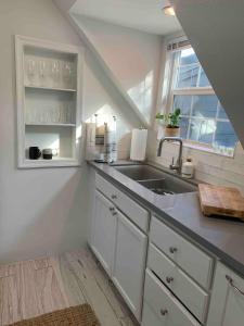 the treehouse with pool & hot tub at The Ponderosa