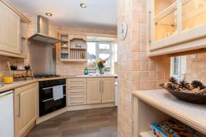 DiscountsContractorsWIFIFree ParkingSmart TV