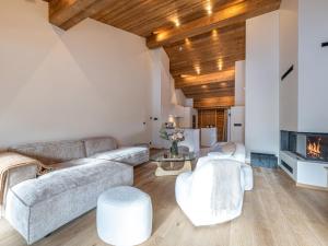 Appartement de luxe à Val-dIsère avec piscine et parking - FR-1-694-421