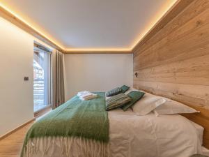 Appartement de luxe à Val-dIsère avec piscine et parking - FR-1-694-421