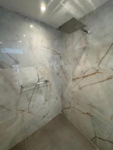 IPANEMA 3 quartos, 2 banheiros todo novinho e 04 ar condicionados