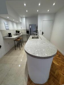 IPANEMA 3 quartos, 2 banheiros todo novinho e 04 ar condicionados