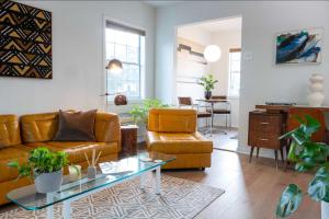 cozy vibe - modern meets retro - with pool & hot tub at The Ponderosa