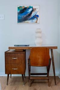 cozy vibe - modern meets retro - with pool & hot tub at The Ponderosa