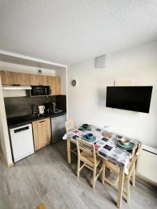 Résidence Roche Blanche - STUDIO 2 PERSONNES EN PLEIN CENTRE DE LA STATION MAE-7794