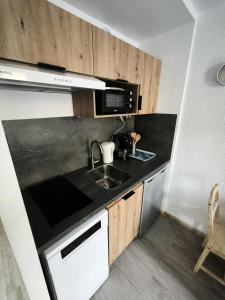 Résidence Roche Blanche - STUDIO 2 PERSONNES EN PLEIN CENTRE DE LA STATION MAE-7794