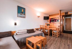 Résidence Nova - Appartement 2 pièces 6 personnes proche des pistes, des commerces, de la garderie et de lESF au centre de la station d’Arc 1800 MAE-2030