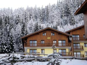 Les Chalets Darrondaz - 3 pièces 46 personnes proche piste Charmasson MAE-2941