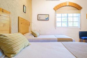 5 Bedroom Luxury Villa with Private Pool and Security - fits 12