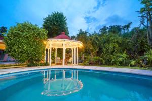 5 Bedroom Luxury Villa with Private Pool and Security - fits 12