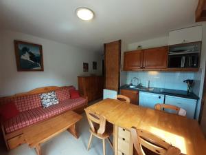 Chalet Arrondaz - 2 Pièces pour 6 Personnes MAE-7653