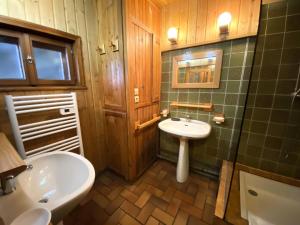 Chalets à La Bresse - LE TRAPPEUR Chalet en bois vue montagne MAE-8091