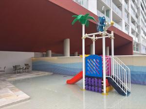 ENB 5min da Praia Jd São Lourenço Ed Canoas Studio com AC ate 5 pessoas