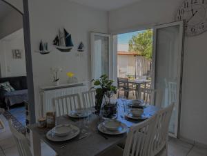 Maison à Le Grau-du-Roi - Sol-y-Days Grau Village, Maison de vacances avec grande terrasse MAE-4681