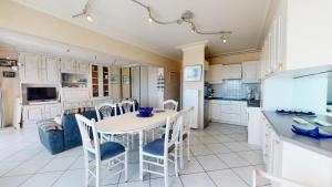 Appartements à Saint-Gilles-Croix-de-Vie - LE MONTECRISTO Face à la Plage MAE-0151