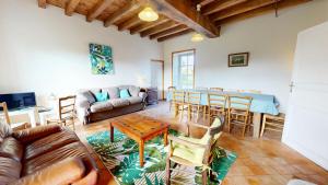 Maison à Saint Julien des Landes - Gîte Les Fragonnettes MAE-1871