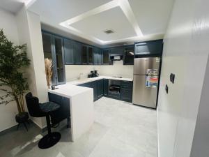 شقه بالملقا الروز ريزدنس33 vipثلاث غرف وصاله وثلاث دورات مياه ودخول ذاتي