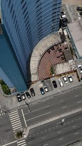 AP frente a praia São Vicente, pé na areia! Bem localizado, Arejado, Promoção!