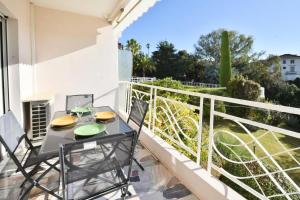 Résidence 2p Avec Terrasse, Vue Mer, Piscine Et Parking - 2P avec terrasse, vue mer, piscine et parking MAE-1723