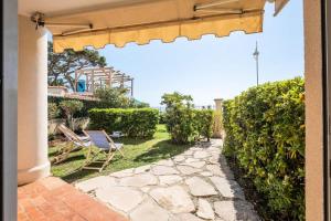 Résidence Rare ! Superbe 3 Pièces Avec Jardin Face à La Mer - RARE ! Superbe 3 pièces avec jardin face à la mer MAE-2143