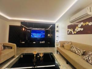 شقه بالملقا الروز ريزدنس33 vipثلاث غرف وصاله وثلاث دورات مياه ودخول ذاتي