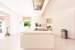 Résidence Superbe Villa 330m2 Piscine & Jacuzzi - Superbe Villa 330m2 piscine & jacuzzi MAE-2233