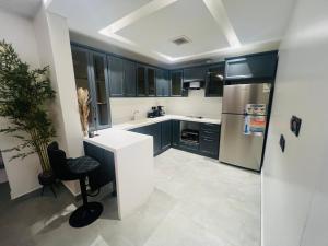 شقه بالملقا الروز ريزدنس33 vipثلاث غرف وصاله وثلاث دورات مياه ودخول ذاتي