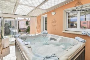 Maison à Les Sables dOlonne - Villa LS - Agréable Villa avec piscine et jacuzzi MAE-0653