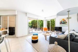 Résidence 2p Rez-de-jardin Avec Piscine – Calme, Parking Privé - 2P Rez-de-jardin avec piscine – Calme, Parking privé MAE-2133