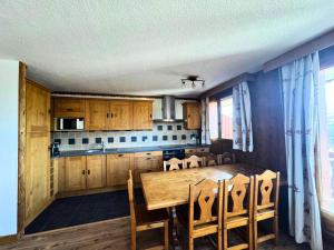 Résidence Courmayeur - Appartement chaleureux ski aux pieds pour 8 personnes MAE-3804