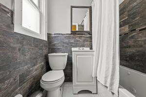 Massive NYC House with Pool Table