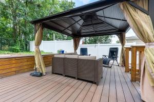 Massive NYC House with Pool Table