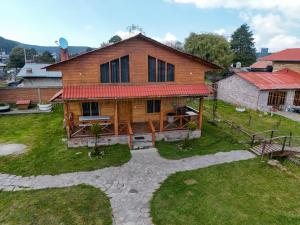 Spacious Villa for 16 Guests Just 5 Minutes from the Park