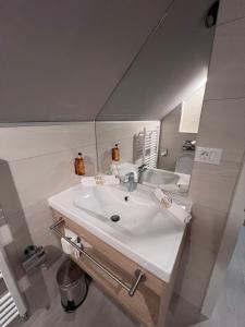 Peaceful and inviting near the Fortress