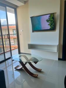 Modern Condo - Pool & Gym - Walk to Mai Khao Beach