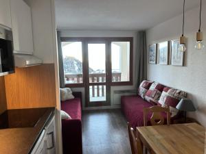 Résidence Licorne - Appartement chaleureux · Accès direct aux pistes · Vue pistes · Casier à skis MAE-7744