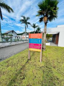 Casa com três dormitórios 200 metros do Mar