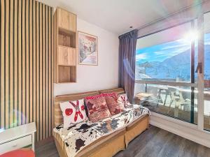 Résidence Tougnette - Studio rénové lumineux · Départ et retour skis aux pieds · Balcon MAE-2724