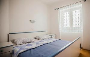 1 Bedroom Lovely Apartment In Lopar