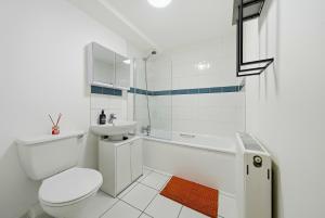 City Service Lets - London 2 Bed 2 Bath