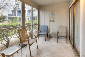2 Mi to Ocean! Surfside Beach Condo with Patio