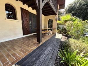 Résidence La Grande Combe - 009 - Magnifique villa avec piscine dans quartier résidentiel MAE-4501