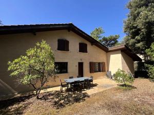 Résidence La Grande Combe - 009 - Magnifique villa avec piscine dans quartier résidentiel MAE-4501