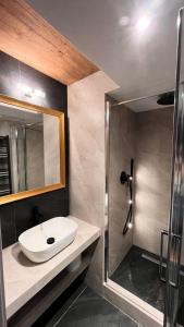 Chalet Chamois - 5 Pièces pour 8 Personnes MAE-6351