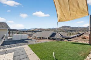 Mountain View • Fire Pit + Hammock • Loft & Office