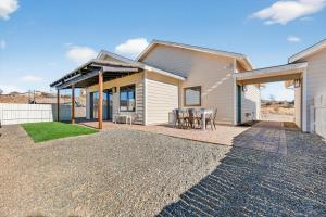 Mountain View • Fire Pit + Hammock • Loft & Office